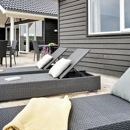 20 Person In Tatil Evi Nørre Nebel